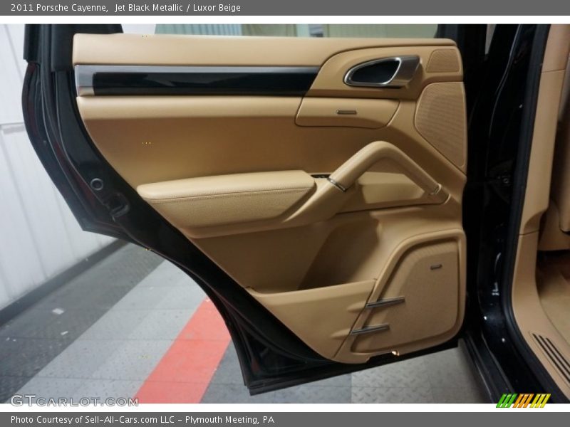 Jet Black Metallic / Luxor Beige 2011 Porsche Cayenne
