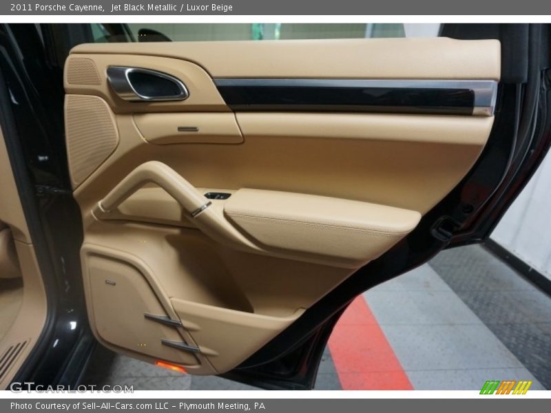 Jet Black Metallic / Luxor Beige 2011 Porsche Cayenne