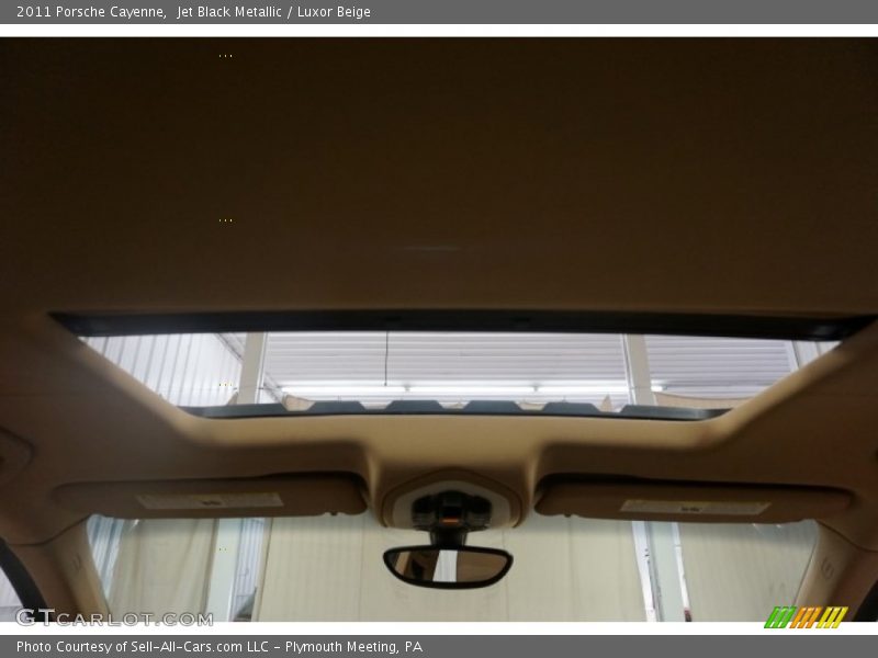 Jet Black Metallic / Luxor Beige 2011 Porsche Cayenne