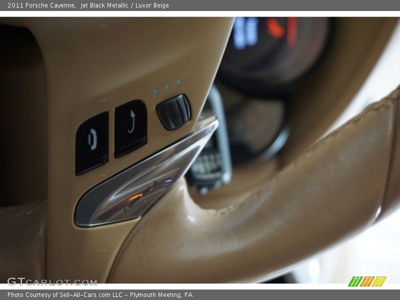 Jet Black Metallic / Luxor Beige 2011 Porsche Cayenne