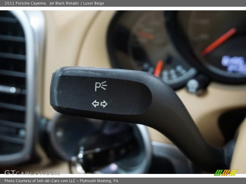 Jet Black Metallic / Luxor Beige 2011 Porsche Cayenne