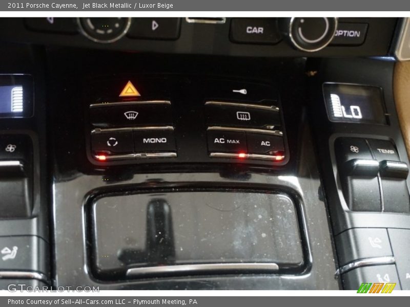 Jet Black Metallic / Luxor Beige 2011 Porsche Cayenne