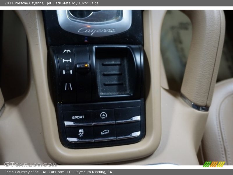 Jet Black Metallic / Luxor Beige 2011 Porsche Cayenne