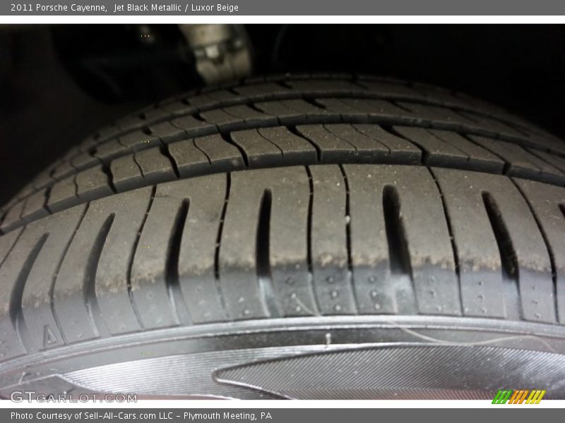 Jet Black Metallic / Luxor Beige 2011 Porsche Cayenne