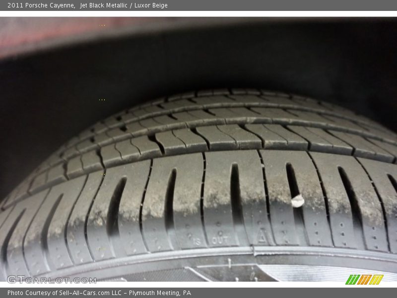 Jet Black Metallic / Luxor Beige 2011 Porsche Cayenne