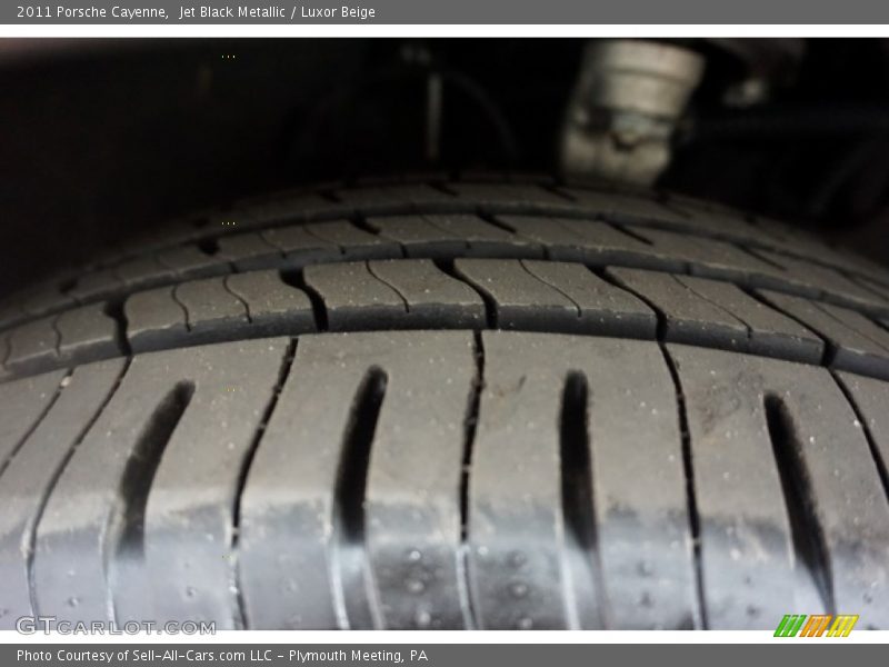 Jet Black Metallic / Luxor Beige 2011 Porsche Cayenne