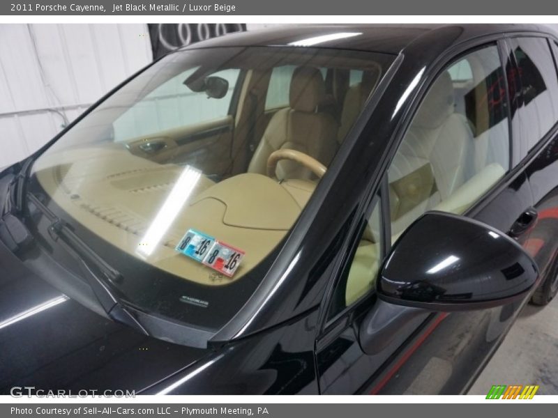 Jet Black Metallic / Luxor Beige 2011 Porsche Cayenne