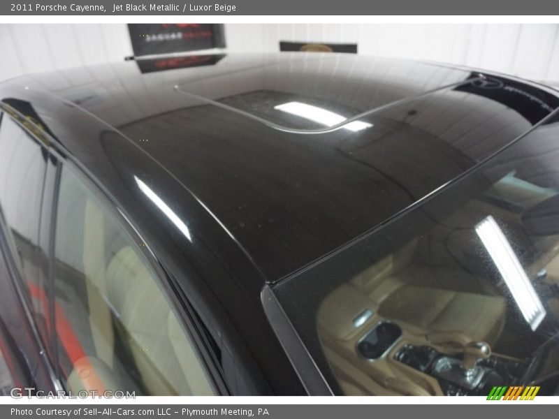 Jet Black Metallic / Luxor Beige 2011 Porsche Cayenne