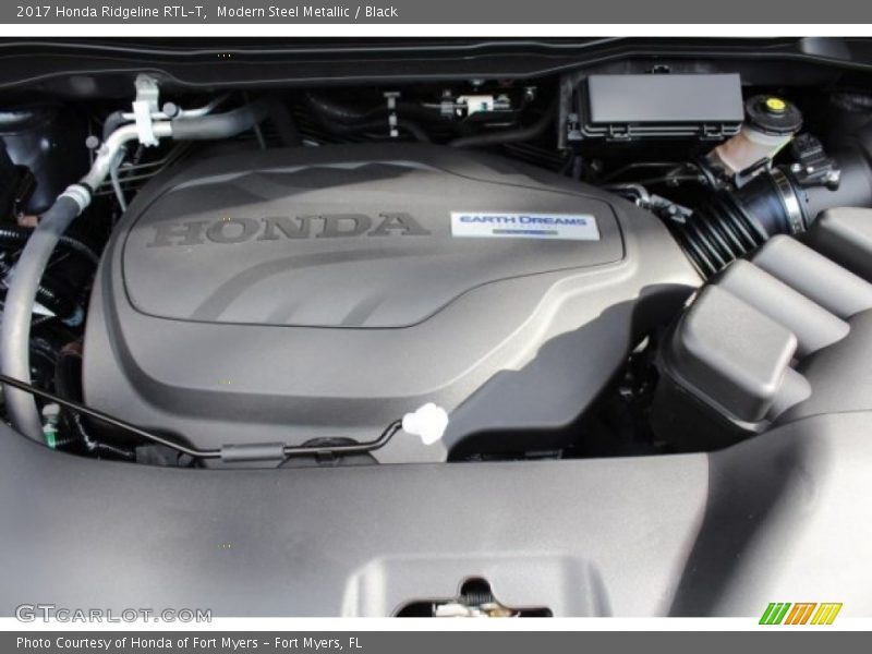 Modern Steel Metallic / Black 2017 Honda Ridgeline RTL-T