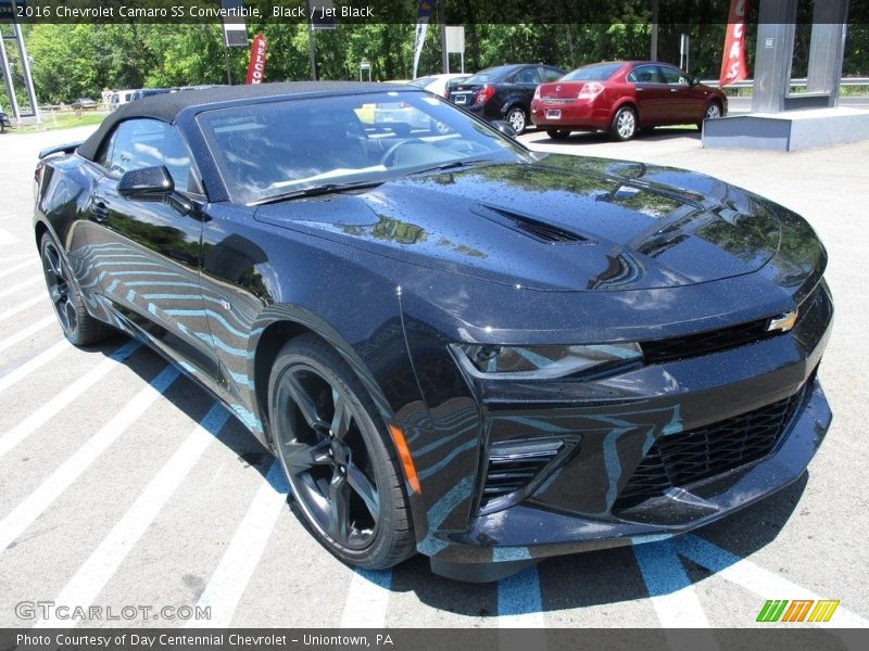 Front 3/4 View of 2016 Camaro SS Convertible