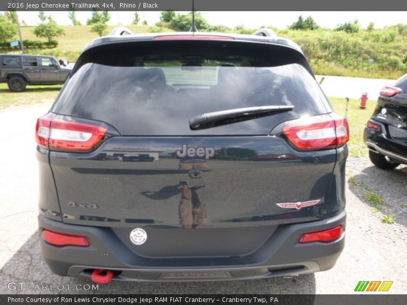 Rhino / Black 2016 Jeep Cherokee Trailhawk 4x4