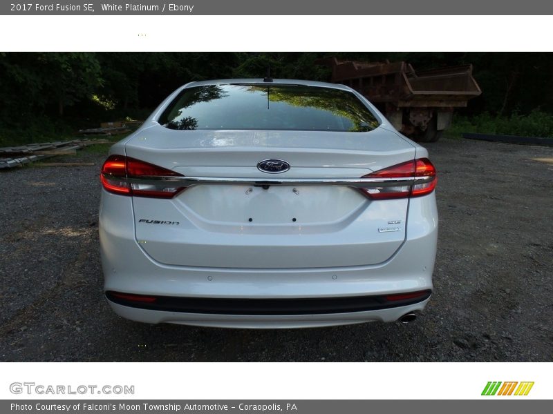 White Platinum / Ebony 2017 Ford Fusion SE
