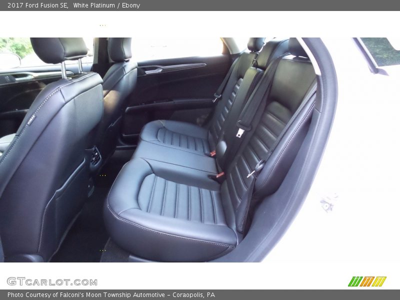 White Platinum / Ebony 2017 Ford Fusion SE