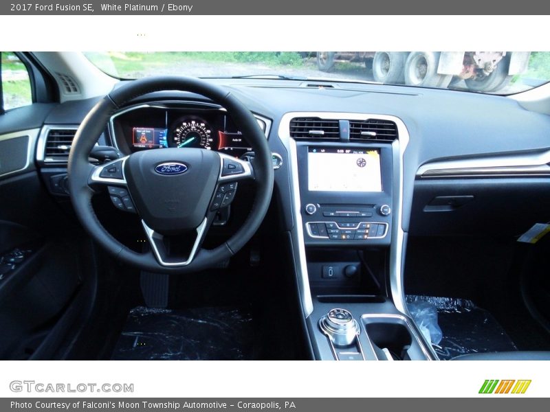 White Platinum / Ebony 2017 Ford Fusion SE