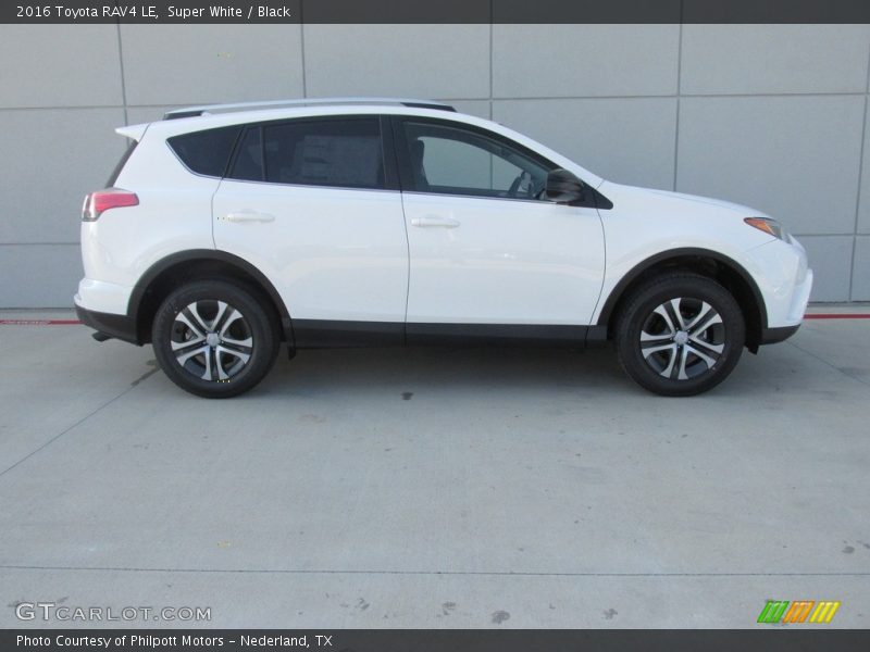 Super White / Black 2016 Toyota RAV4 LE