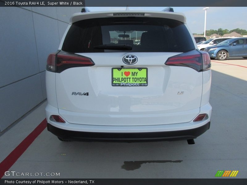 Super White / Black 2016 Toyota RAV4 LE