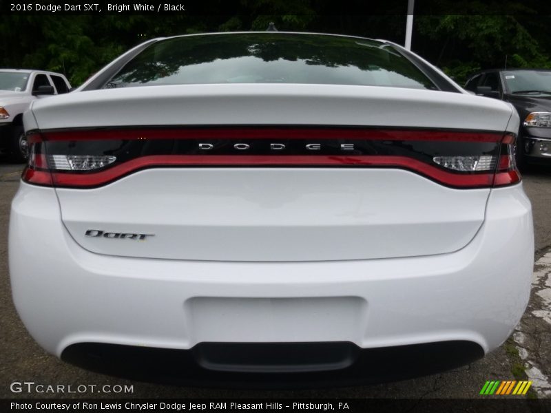 Bright White / Black 2016 Dodge Dart SXT