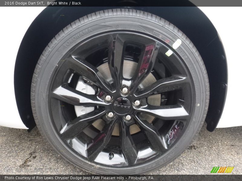Bright White / Black 2016 Dodge Dart SXT
