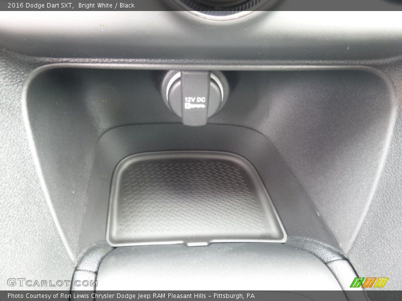Bright White / Black 2016 Dodge Dart SXT