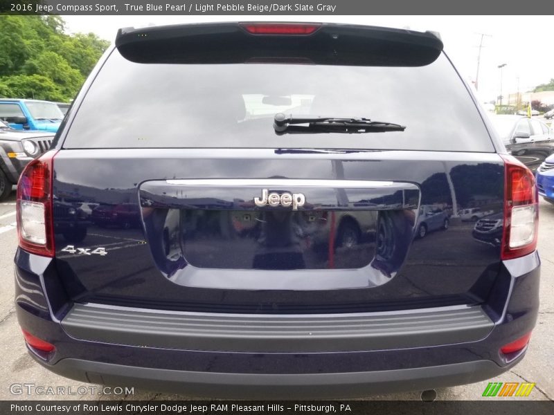 True Blue Pearl / Light Pebble Beige/Dark Slate Gray 2016 Jeep Compass Sport