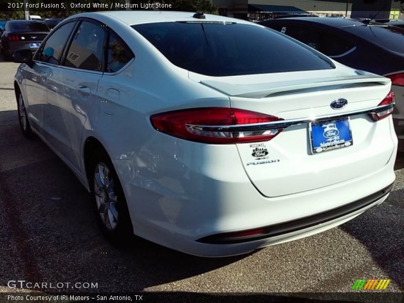 Oxford White / Medium Light Stone 2017 Ford Fusion S