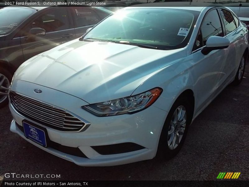 Oxford White / Medium Light Stone 2017 Ford Fusion S