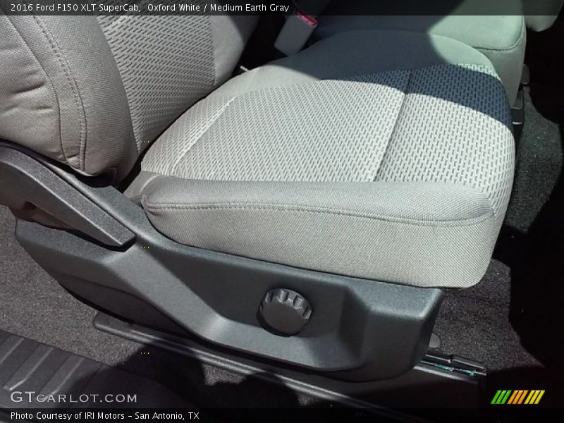 Oxford White / Medium Earth Gray 2016 Ford F150 XLT SuperCab