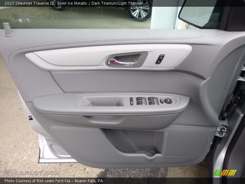 Silver Ice Metallic / Dark Titanium/Light Titanium 2017 Chevrolet Traverse LS