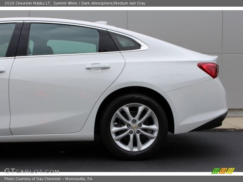 Summit White / Dark Atmosphere/Medium Ash Gray 2016 Chevrolet Malibu LT