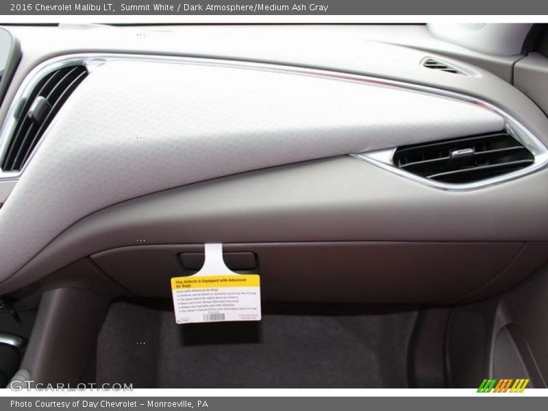 Summit White / Dark Atmosphere/Medium Ash Gray 2016 Chevrolet Malibu LT