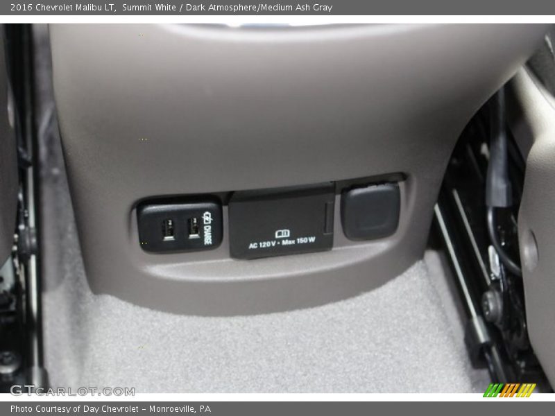 Summit White / Dark Atmosphere/Medium Ash Gray 2016 Chevrolet Malibu LT