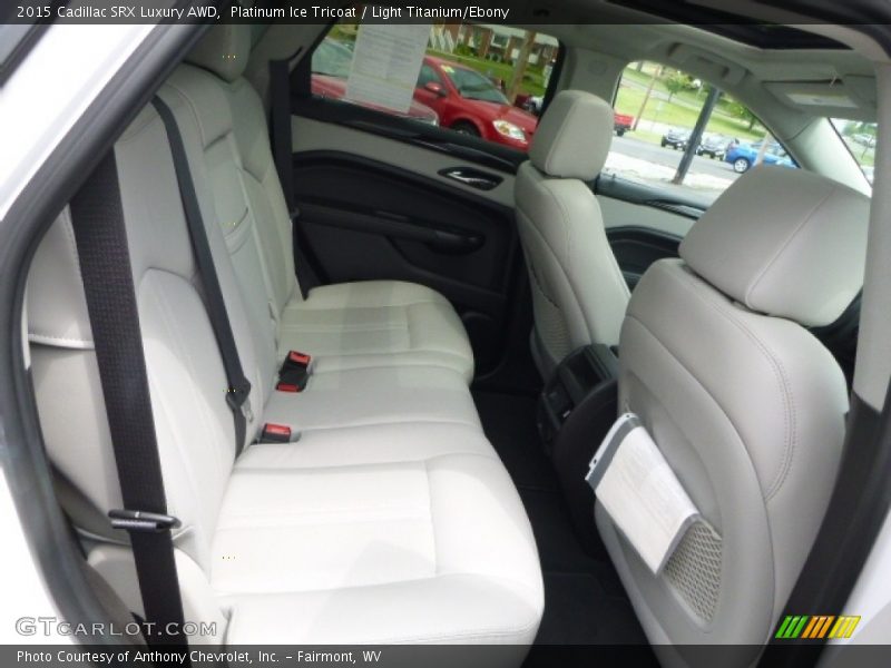 Platinum Ice Tricoat / Light Titanium/Ebony 2015 Cadillac SRX Luxury AWD