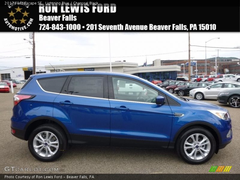 Lightning Blue / Charcoal Black 2017 Ford Escape SE