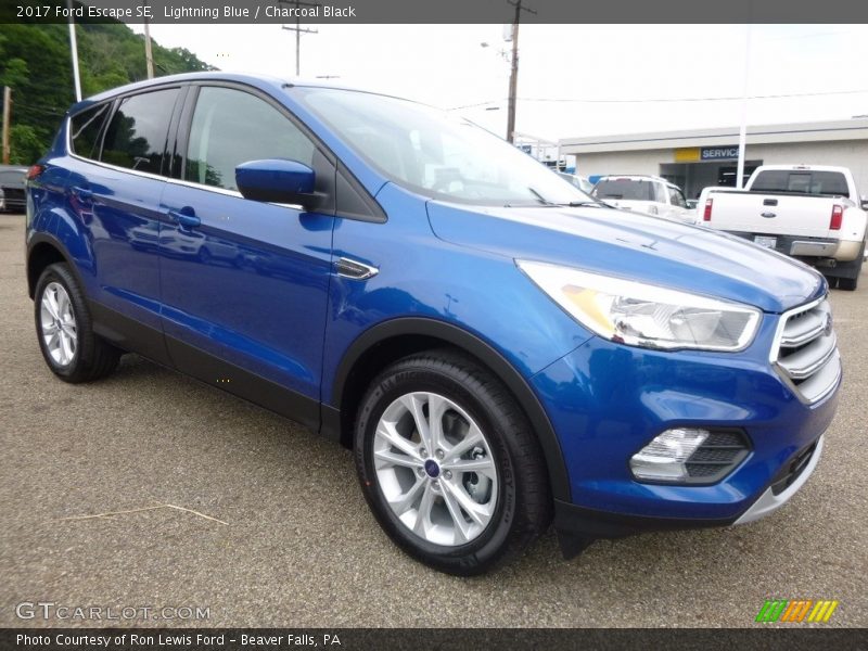 Lightning Blue / Charcoal Black 2017 Ford Escape SE