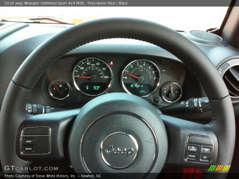 Firecracker Red / Black 2016 Jeep Wrangler Unlimited Sport 4x4 RHD