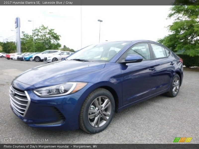 Front 3/4 View of 2017 Elantra SE