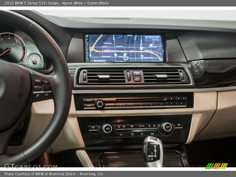 Alpine White / Oyster/Black 2013 BMW 5 Series 535i Sedan