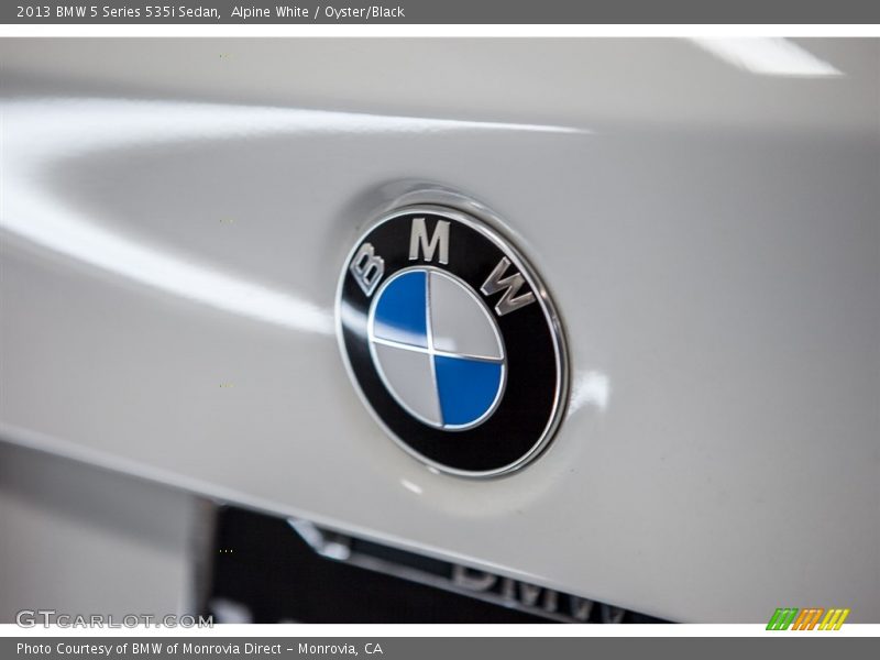 Alpine White / Oyster/Black 2013 BMW 5 Series 535i Sedan