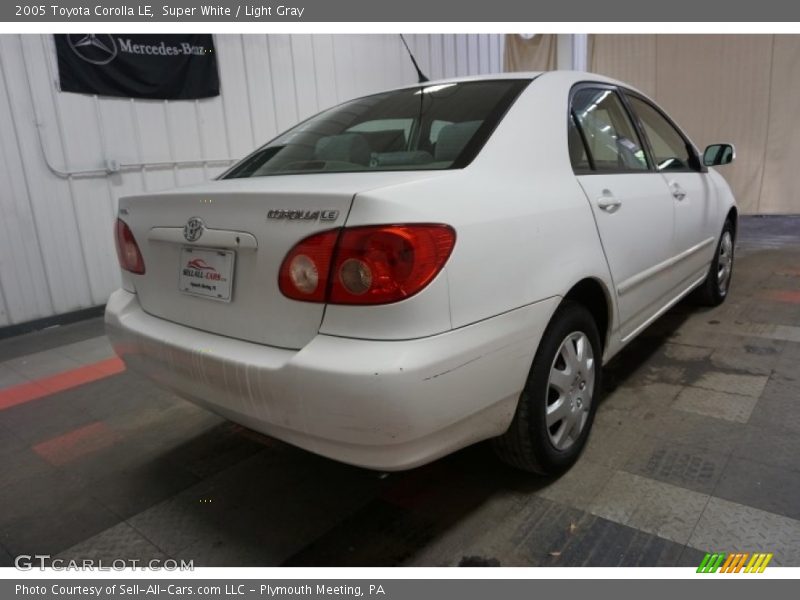 Super White / Light Gray 2005 Toyota Corolla LE