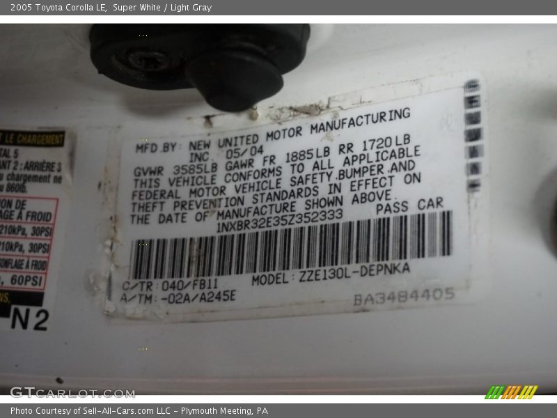 Super White / Light Gray 2005 Toyota Corolla LE