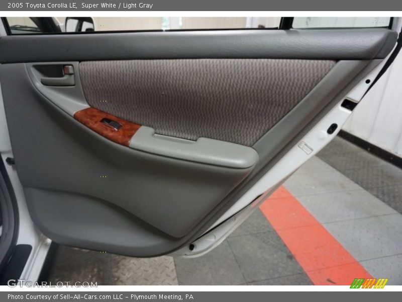 Super White / Light Gray 2005 Toyota Corolla LE