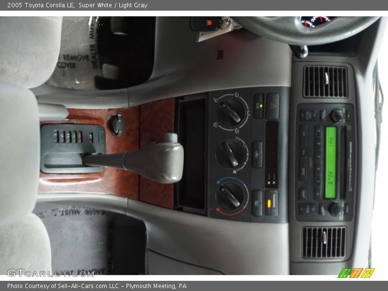 Super White / Light Gray 2005 Toyota Corolla LE