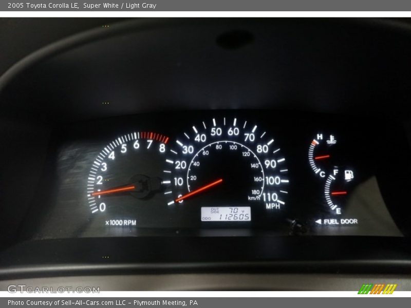 Super White / Light Gray 2005 Toyota Corolla LE