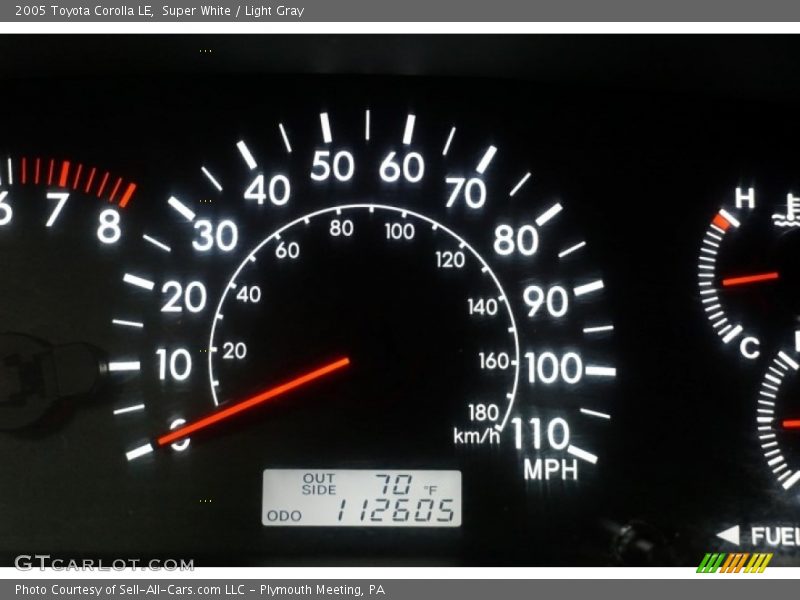 Super White / Light Gray 2005 Toyota Corolla LE