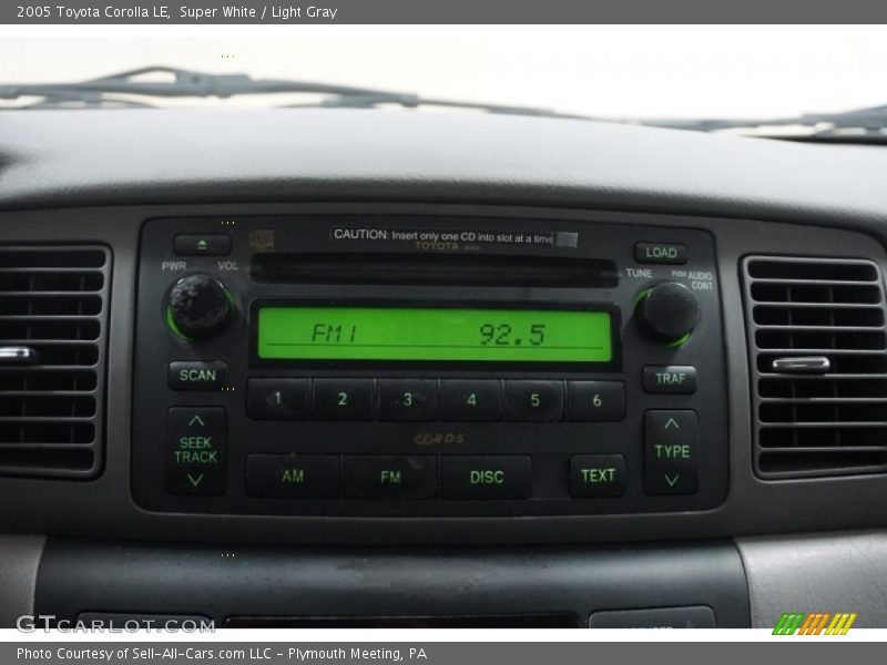 Super White / Light Gray 2005 Toyota Corolla LE