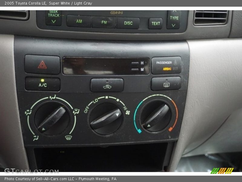 Super White / Light Gray 2005 Toyota Corolla LE