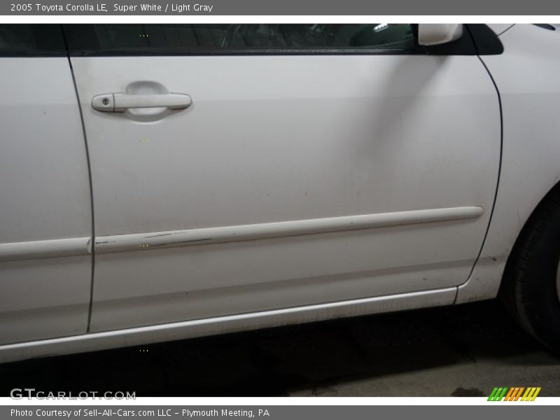Super White / Light Gray 2005 Toyota Corolla LE