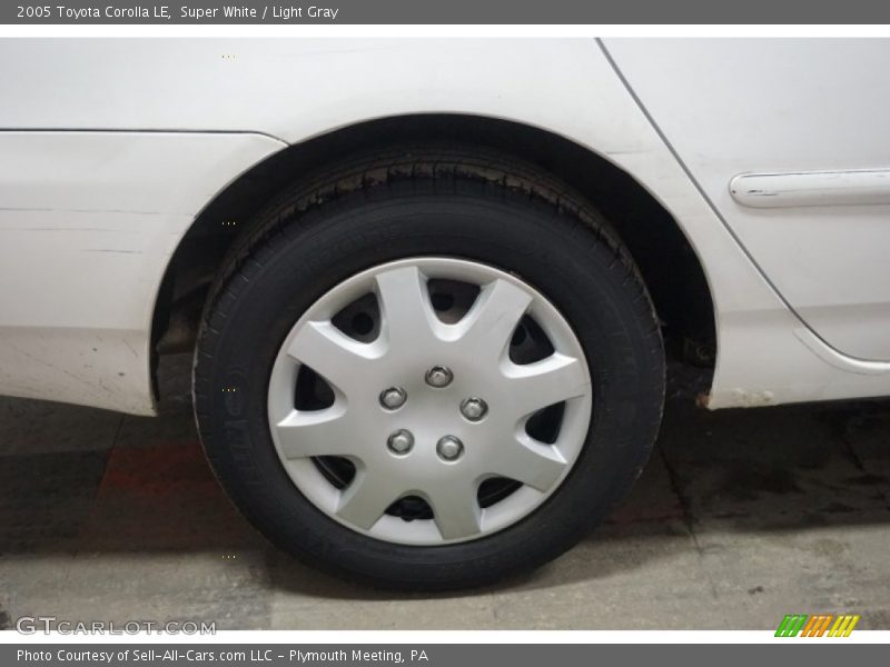 Super White / Light Gray 2005 Toyota Corolla LE