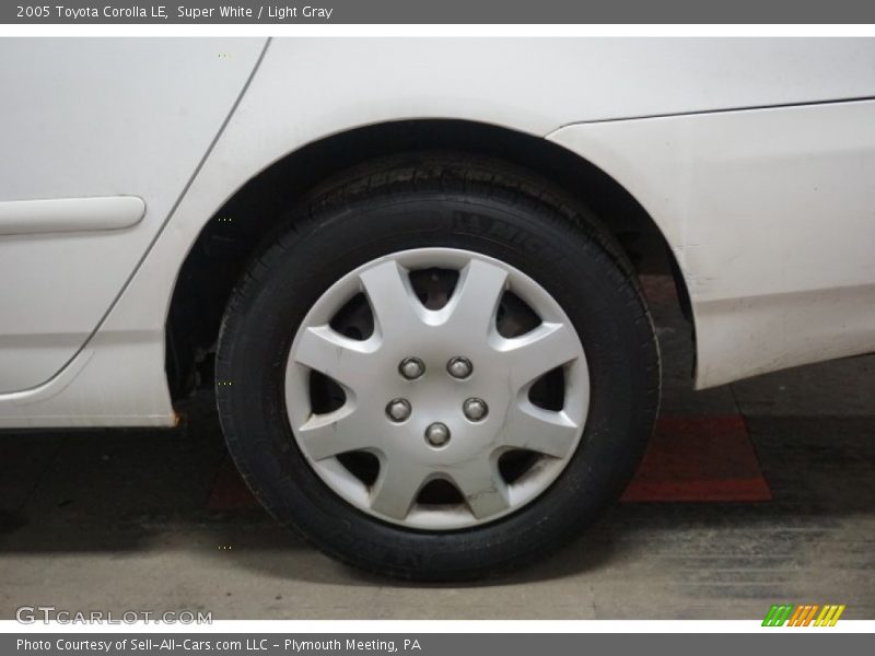 Super White / Light Gray 2005 Toyota Corolla LE