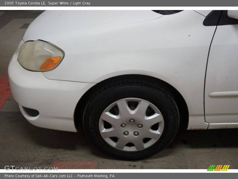 Super White / Light Gray 2005 Toyota Corolla LE